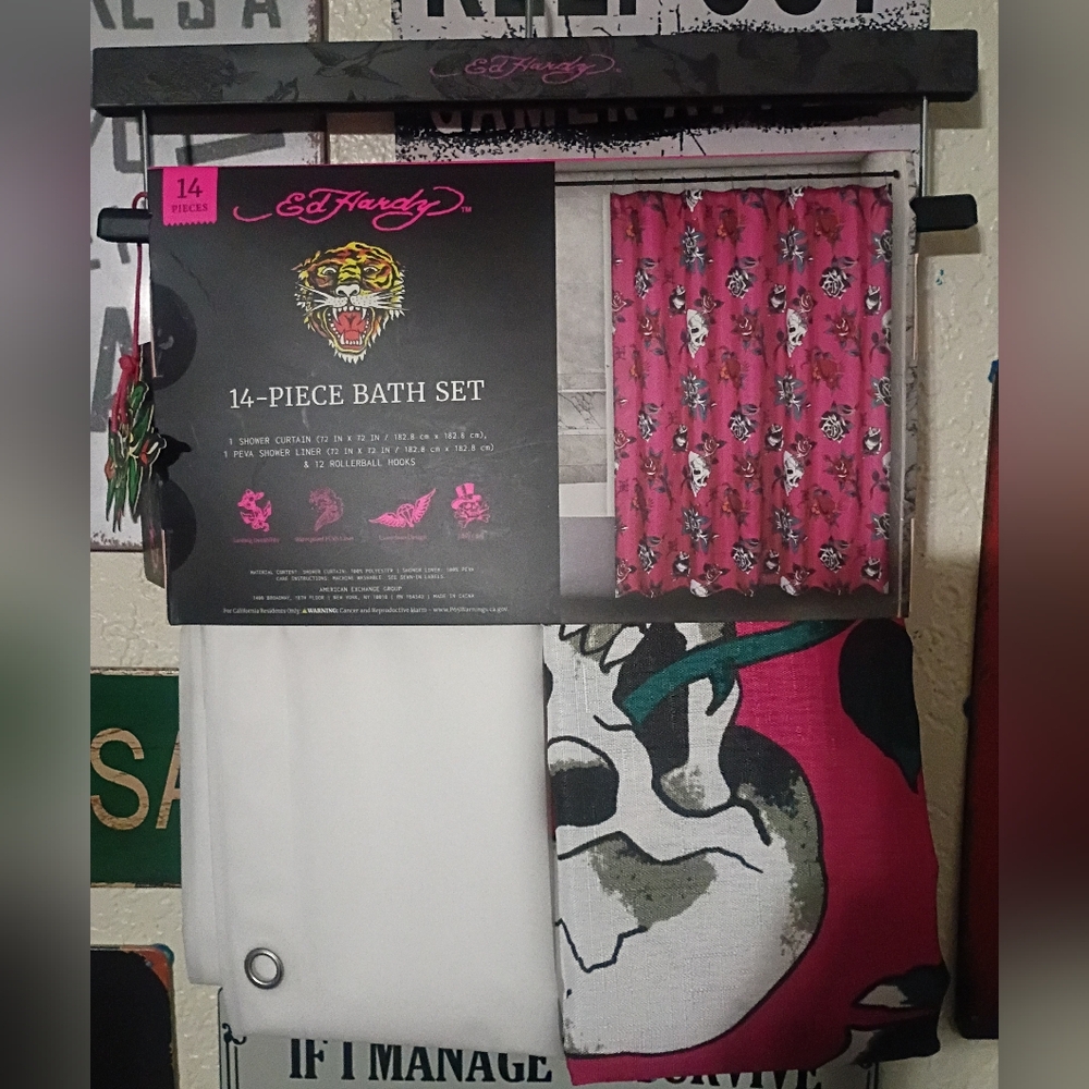 NWT Ed hardy Shower Set